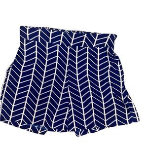 Blossom Boutique Ladies M Blue & White Patterned Silky-feeling Shorts